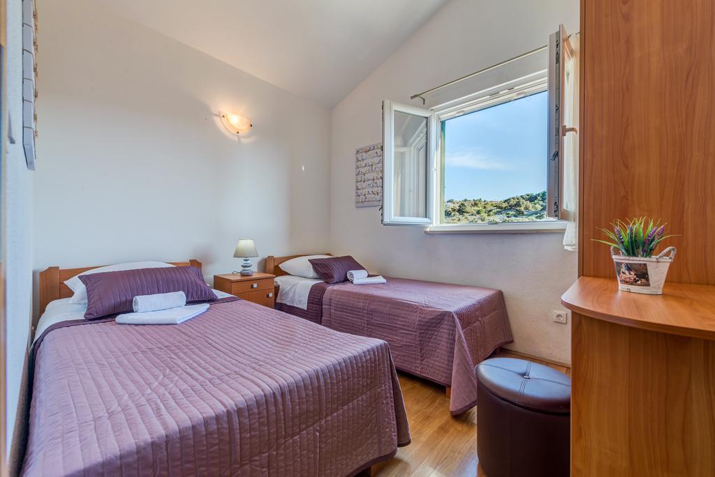 Holiday Home Mirna Vala Sevid Exterior photo