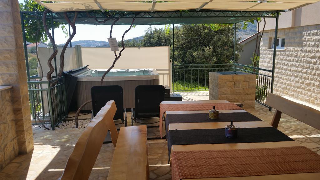 Holiday Home Mirna Vala Sevid Exterior photo