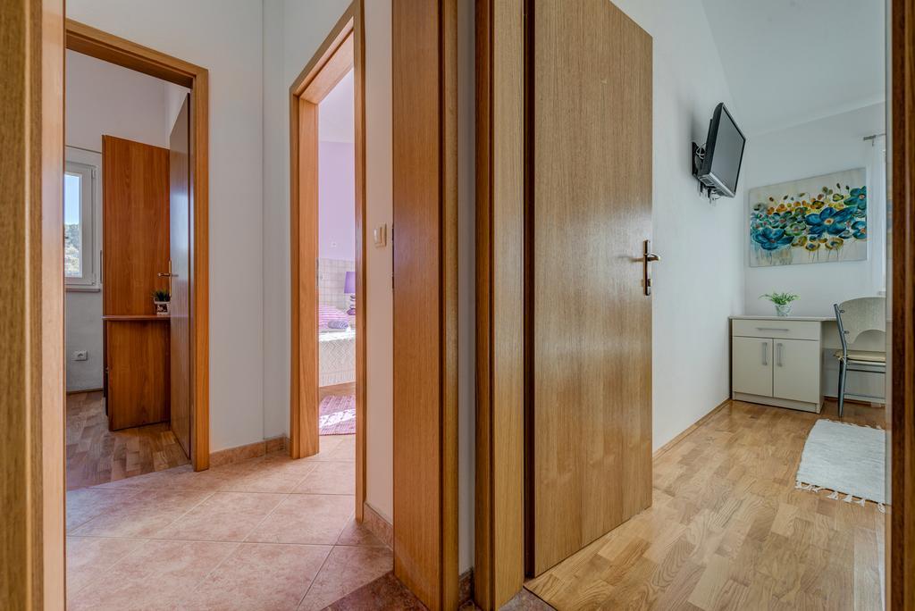 Holiday Home Mirna Vala Sevid Exterior photo